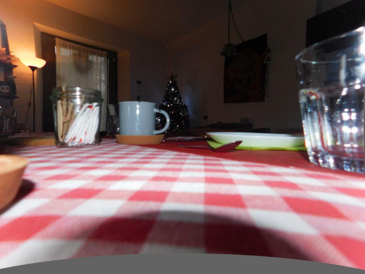 Bed and Breakfast Casale del Sole Garda Monzambano Exterior foto